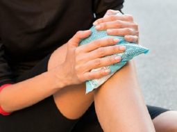 Mẹo 3 cách chữa đau khớp gối khi chơi thể thao dịu đau nhanh