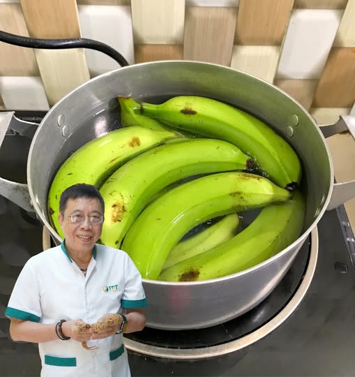 Chuối xanh chữa mất ngủ: Cách dân gian dễ làm, giấc ngủ dễ đến