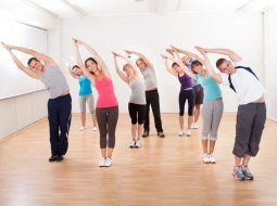 Bài tập thể dục hiệu quả cho người bị thoái hóa cột sống