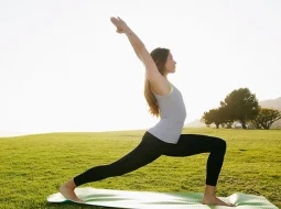 Các bài tập yoga giúp cải thiện thoái hóa cột sống lưng