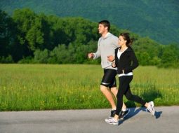 Bị thoát vị đĩa đệm có nên chạy bộ không – Hướng dẫn an toàn và hiệu quả