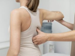 Cách chữa thoát vị đĩa đệm cột sống thắt lưng hiệu quả theo liệu pháp yhct
