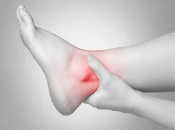 Hiểu đúng về thoái hóa khớp chân theo y học cổ truyền