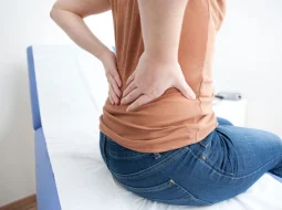 Thoát vị đĩa đệm có ảnh hưởng đến sinh sản không? Cần lưu ý gì?