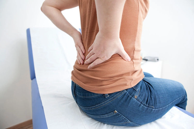 Thoát vị đĩa đệm có ảnh hưởng đến sinh sản không? Cần lưu ý gì?