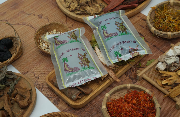 Bài thuốc dạ dày được hỗ trợ sắc sẵn đóng thành túi rất tiện dùng nên bà con không phải lo vấn đề đun sắc Bài thuốc dạ dày được hỗ trợ sắc sẵn đóng thành túi rất tiện dùng nên bà con không phải lo vấn đề đun sắc