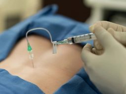 Tiêm màng cứng thoát vị đĩa đệm có hại không? Giải pháp an toàn?