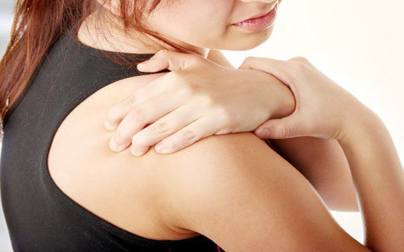 Trật khớp vai tái diễn: Đừng để đau một lần rồi lặp lại cả đời