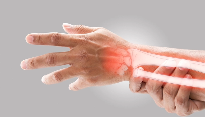 Trật khớp cổ tay có tự hết không? Lão nói rõ!