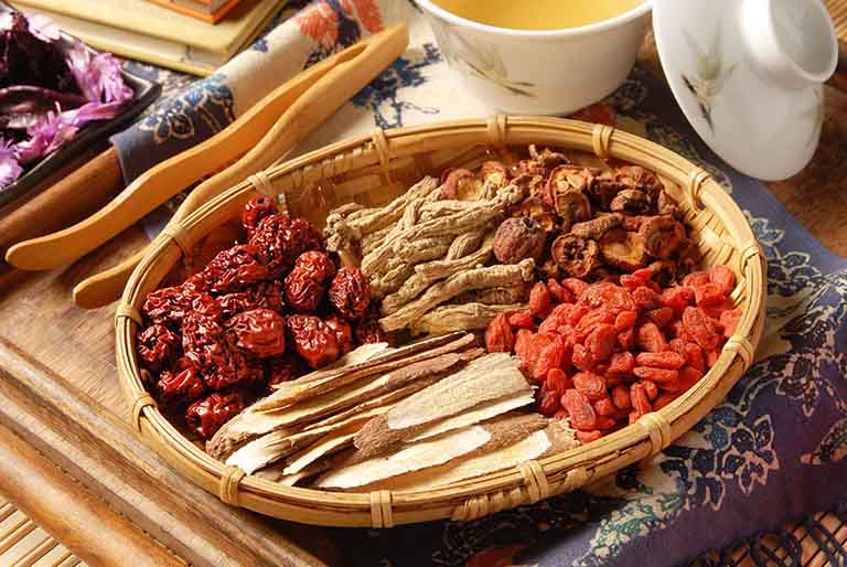 Thuốc Đông y chữa đau dạ dày – Nhìn từ gốc, trị từ rễ