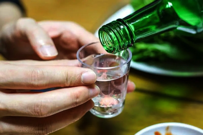 Trào ngược dạ dày sau khi uống rượu – Đừng xem thường!