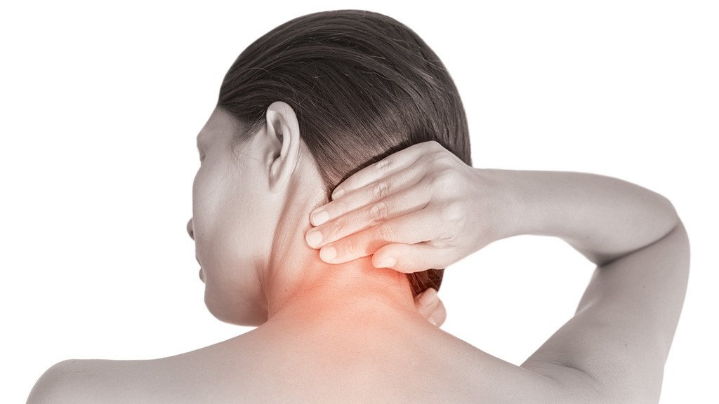 Bị trật khớp cổ phải làm sao? Góc nhìn Đông y của Lão Tuấn