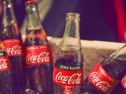 Uống Coca Cola có mất ngủ không? Góc nhìn của Đông y về loại nước ngọt quen thuộc