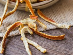 Vỏ cam giúp giảm ho đờm tức ngực rất tốt