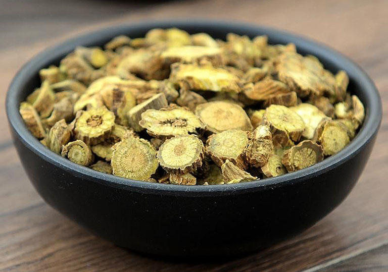 Rễ hoàng cầm được dùng rất phổ biến trong y học