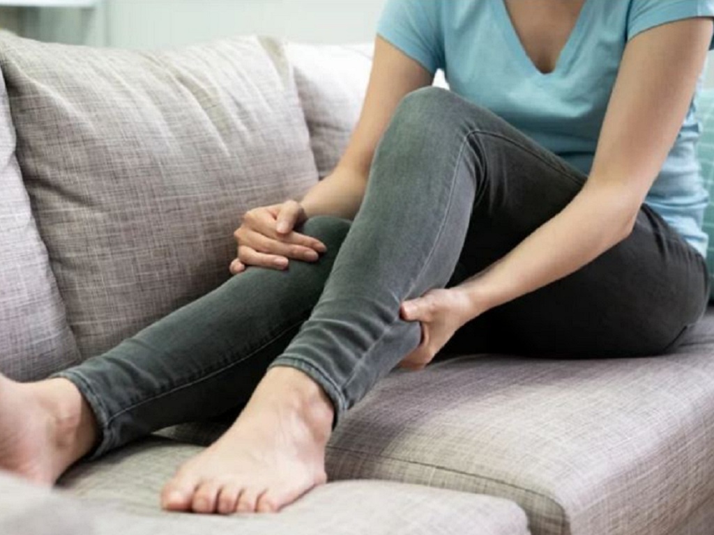 Đau đầu gối khi ngồi lâu là bệnh gì và lời khuyên từ Lão Tuấn