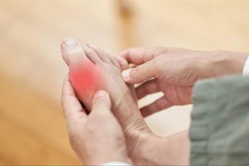 Bệnh gout có chữa khỏi được không và cách đẩy lùi triệu chứng từ gốc