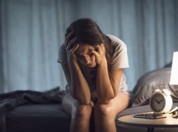 Bồn chồn khó ngủ: Căn nguyên và cách an thần ngủ ngon từ Lão Tuấn