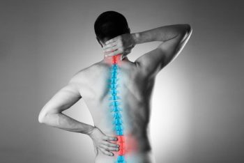 Đau buốt sống lưng: Đừng chủ quan kẻo tàn phế, mất sức lao động