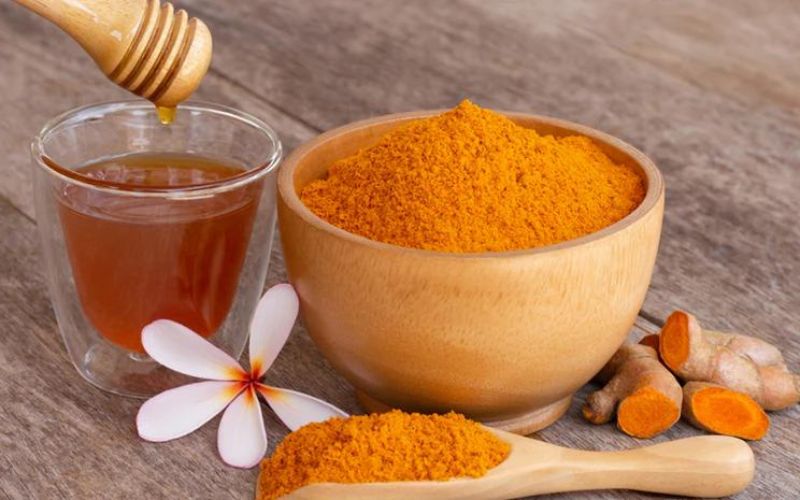 Đau dạ dày khi mang thai uống tinh bột nghệ được không? Lời khuyên