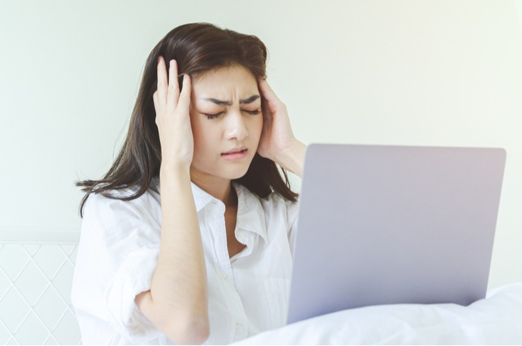 Ngủ không đủ giấc nhức đầu – Chớ xem thường kẻ thù thầm lặng