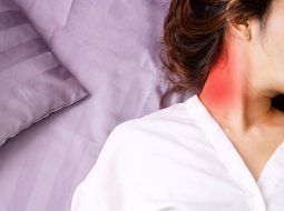 Đau khớp vai về đêm: Đừng chủ quan kẻo tàn phế cánh tay