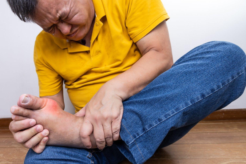 Bệnh Gout ở người trẻ: Lời cảnh tỉnh từ lối sống buông thả và cách đẩy lùi từ gốc theo y lý dân tộc