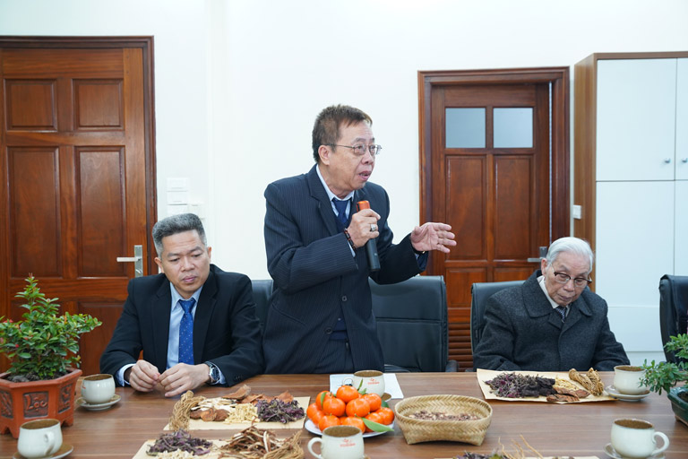 Lão Tuấn vinh dự tham gia buổi ký kết hợp tác với Dược liệu Bông Sen Vàng