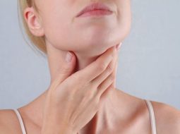 Loét dạ dày kèm khô họng: Cảnh báo từ chuyên gia Y học cổ truyền