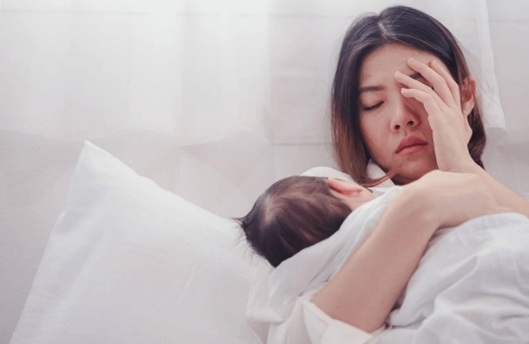 Mất ngủ sau sinh mổ: Nỗi lòng trăn trở và cách vỗ về giấc ngủ từ gốc của Lão Tuấn