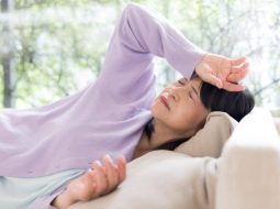 Nguyên nhân mất ngủ ở người trung niên: Cách trị từ gốc để ngủ ngon