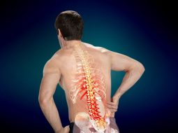 Thoát vị đĩa đệm thắt lưng: Khi nào cần mổ, khi nào nên bảo tồn?