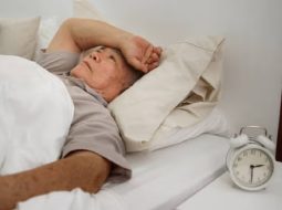 Vì sao người cao tuổi rối loạn giấc ngủ: Coi chừng bệnh lý nguy hiểm