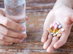 Có nên dùng thuốc tăng cường sinh lý? Lời khuyên tâm can từ Lão Tuấn