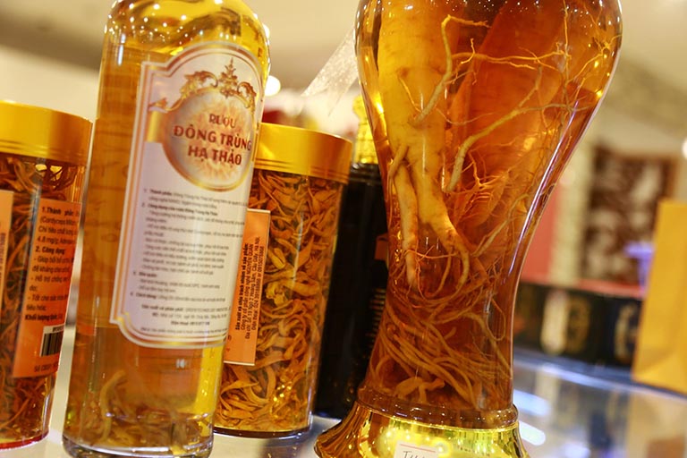 Rượu thuốc tăng cường sinh lý: Mẹo dân gian bồi bổ bản lĩnh Anh Em