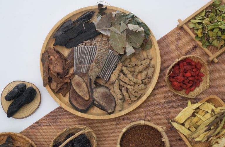 Bài thuốc Đông y chữa yếu sinh lý: Bí quyết phục hồi bản lĩnh phái mạnh