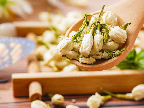 Hoa nhài hỗ trợ rất tốt cho giấc ngủ của bà con