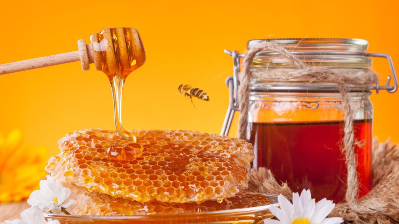 Mật ong chữa yếu sinh lý: Bí quyết dưỡng sinh phục hồi bản lĩnh