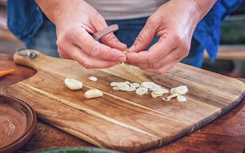 Yếu sinh lý ăn tỏi được không? Bí quyết lấy lại bản lĩnh cho Anh Em