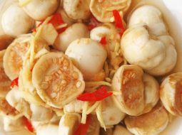 Đau xương khớp có nên ăn cà muối? Lão dặn bà con tránh sai lầm