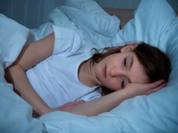 Trẻ khó vào giấc ngủ đêm: Căn nguyên và cách sâu giấc từ gốc tâm tỳ