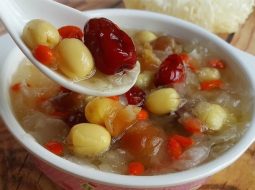 Thử ngay cách nấu chè hạt sen cực nhạy cải thiện giấc ngủ