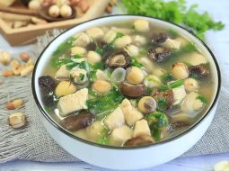 Mất ngủ kinh niên? Thử ngay canh hạt sen để ngủ ngon tới sáng