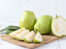 Đau dạ dày ăn ổi được không? Lão Tuấn mách cách ăn chuẩn dưỡng vị